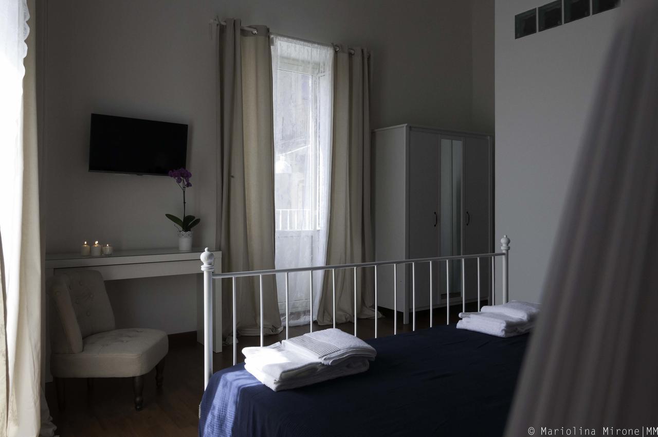 I Balconi Sul Castello Bed and Breakfast Catania Exteriör bild